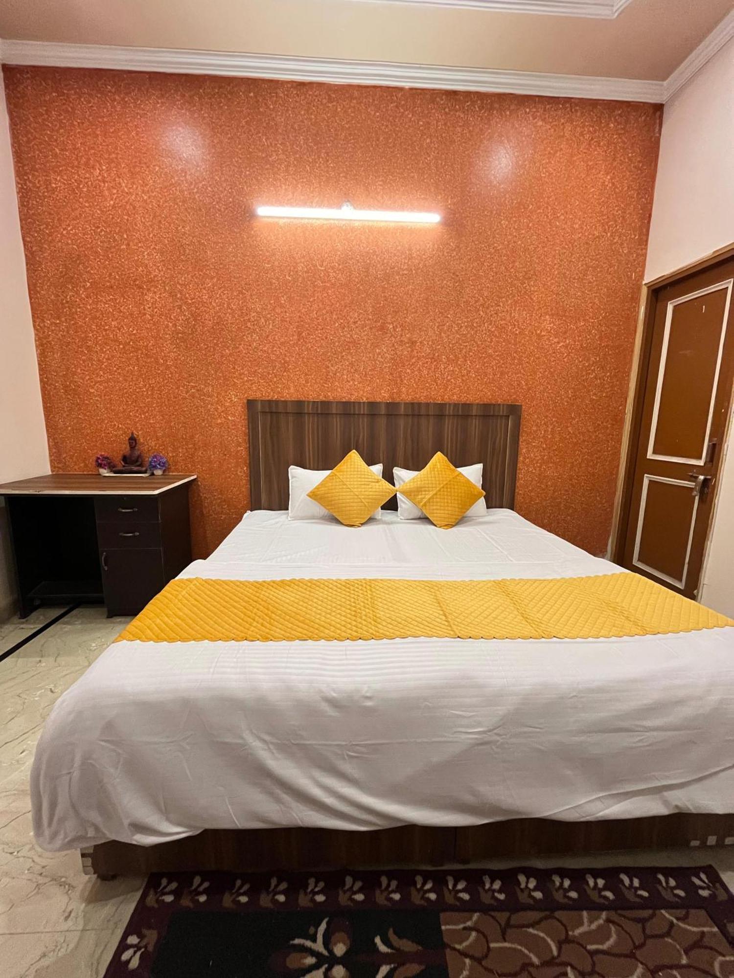 Hotel Krishna'S Land Vrindāvan Exterior foto