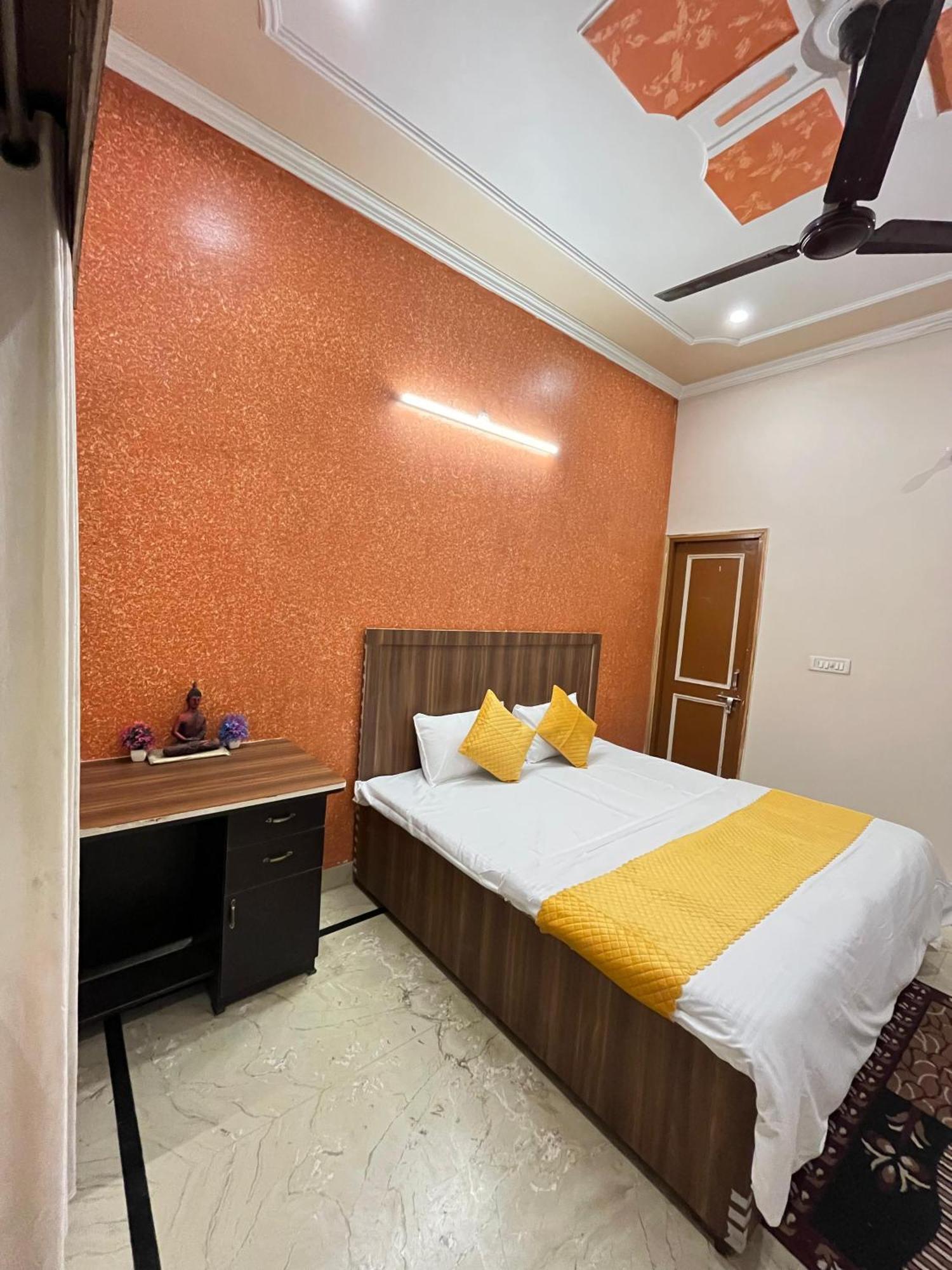 Hotel Krishna'S Land Vrindāvan Exterior foto